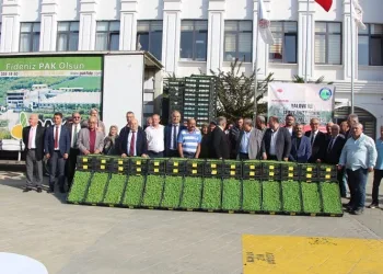 Çiftçilere 595 bin kıvırcık fidesi dağıtıldı
