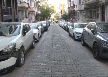 Tır onlarca aracı biçip kaçtı
