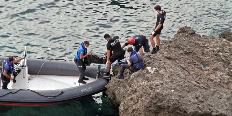 Antalya falezlerde kadın cesedi bulundu