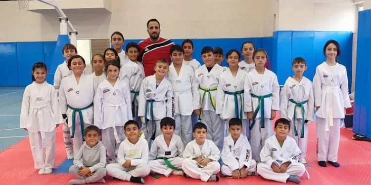 Erzurum’da çocuklara tekvando eğitimi