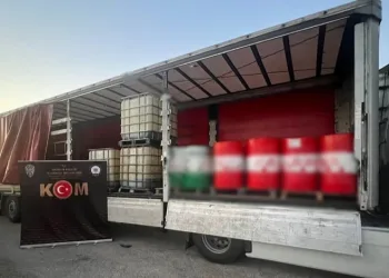 Antalya’da kaçak tütün ve elektronik eşya satan 6 şüpheli yakalandı