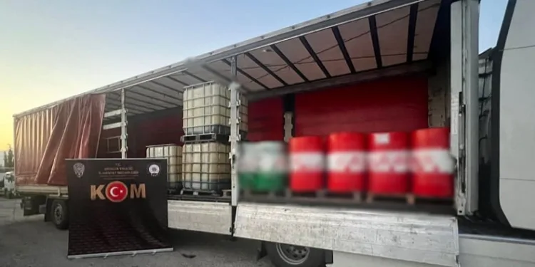 Antalya’da kaçak tütün ve elektronik eşya satan 6 şüpheli yakalandı