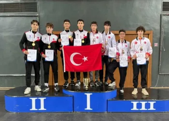 Yıldız eskrimcilerden Tiflis’te büyük başarı