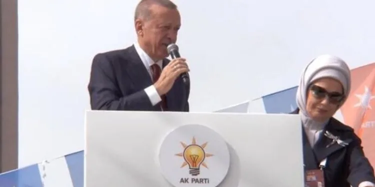 Erdoğan: Terörü kullananlara boyun eğmiyoruz