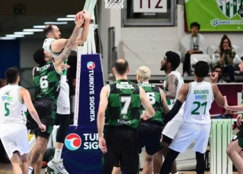 Jordan Floyd Yıldızlaştı; Bursaspor İnfo Yatırım kazandı