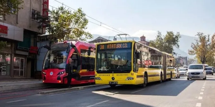 Alinur Aktaş duyurdu, toplu taşıma ücretsiz