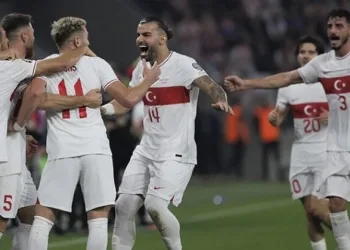 Bizim Çocuklar Hırvatistan’dan lider dönüyor