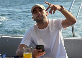 Ziyech kafa karıştırdı, Sakat ama plajda ortaya çıktı