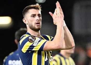 AC Milan’dan sürpriz hamle! “Gelin İsmail Yüksek-Krunic takasını görüşelim”