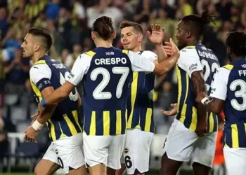 Fenerbahçe Avrupa’da da dolu dizgin