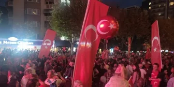 FSM’de coşkulu Cumhuriyet yürüyüşü