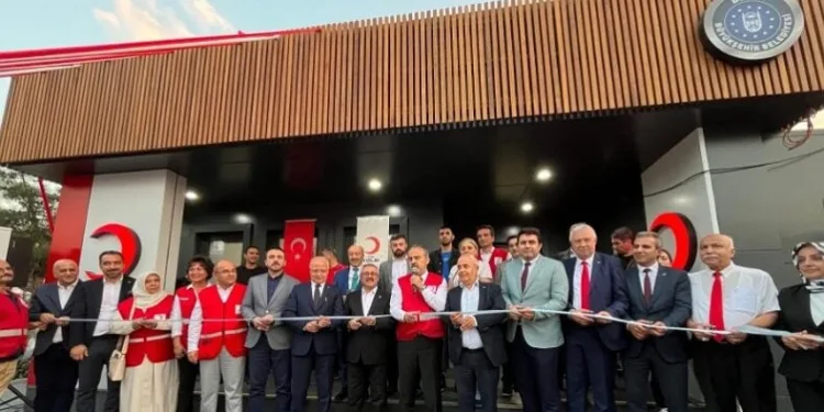 Kent Meydanına Kızılay Binası