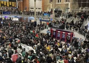 Londra’da Gazze için oturma eylemi