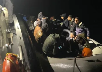 Ayvacık açıklarında 23 kaçak göçmen yakalandı