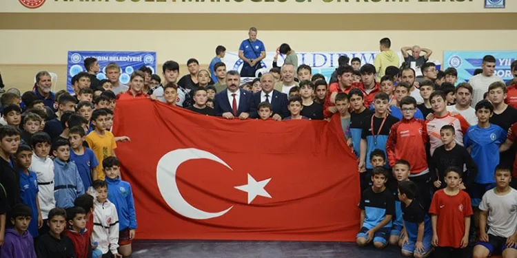 100’üncü yıl Yıldırım’da coşkuyla kutlandı