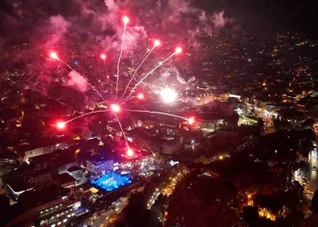 Bursa’da 100. yıl kutlamalarına havai fişekli final
