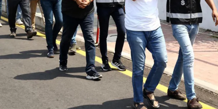 12 FETÖ şüphelisi yakalandı