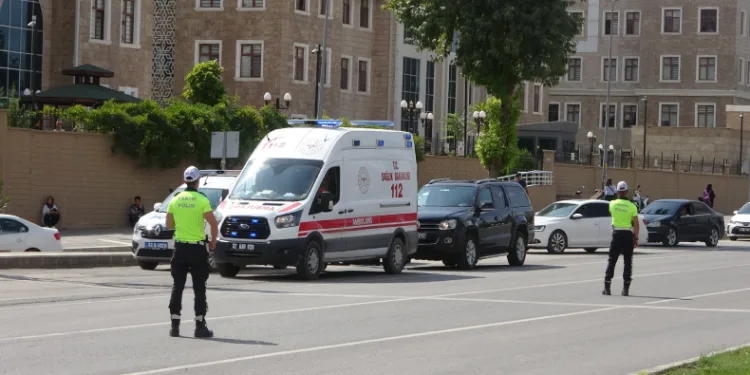 Valilik yakınlarında bomba paniği