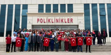 Çan Devlet Hastanesi Kırmızı-Beyaza büründü
