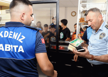 Akdeniz’de okul kantinleri denetlendi