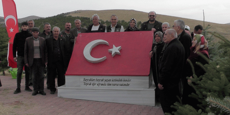 Şehitler Ormanı ağaçları yenilendi