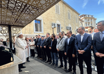 Zeren son yolculuğuna uğurlandı