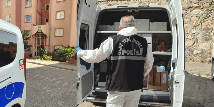 Evinde cansız halde bulundu