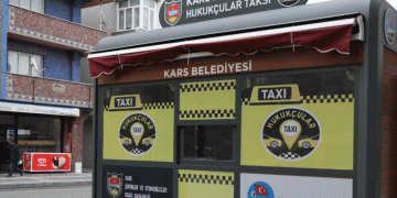 Kars’ta taksi durakları yenilendi