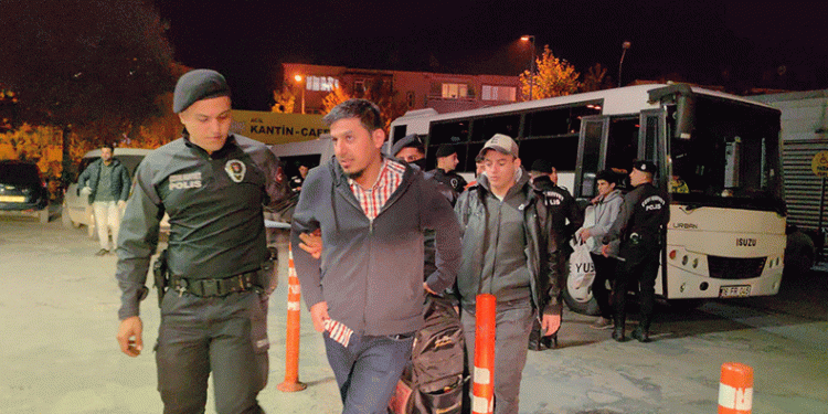 İnegöl’de 20 kaçak göçmen yakalandı