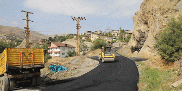Hakkari modern yollara kavuşuyor