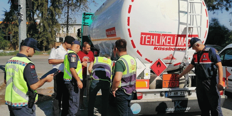 Ağır tonajlı araçlar denetlendi
