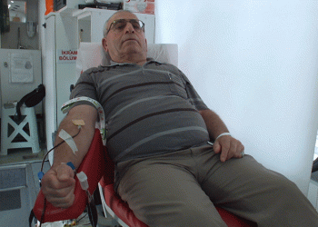 15 yıldır düzenli kan veriyor