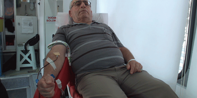 15 yıldır düzenli kan veriyor