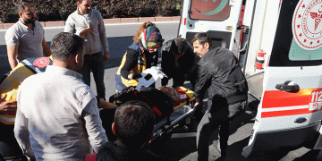 Yaşlı kadına otomobil çarptı