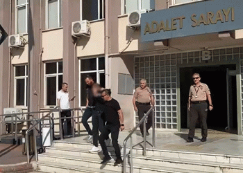 Kurallara uymayan otomobilden uyuşturucu çıktı