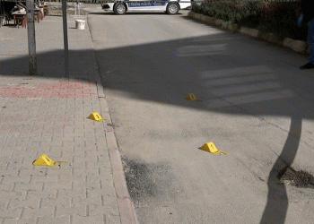 Yolda yürüyen yayaya silahlı saldırı