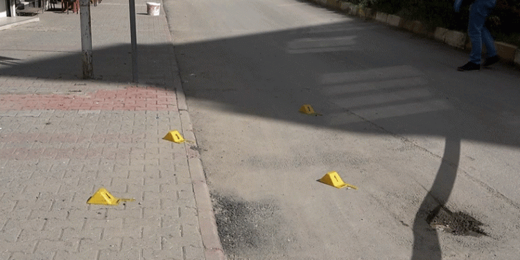Yolda yürüyen yayaya silahlı saldırı
