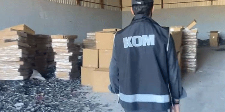 İzmir’de kaçakçılara baskın