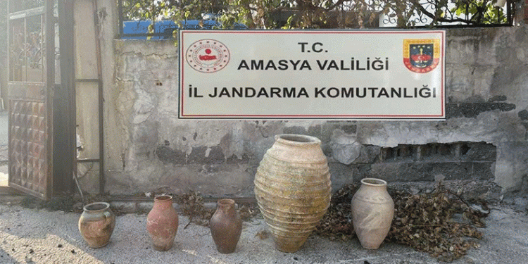 Roma dönemine ait 5 küp ele geçirildi