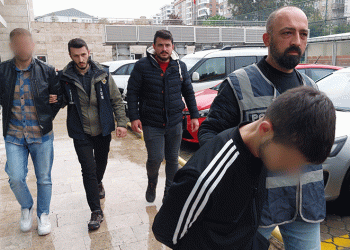 2 kişi “silahlı adam yaralama”dan adliyede