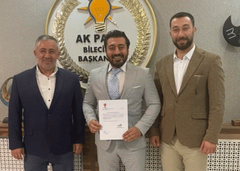 AK Parti’de bayrak değişimi