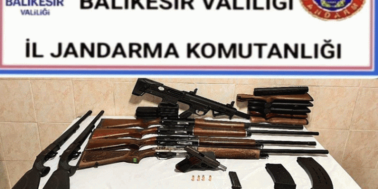 Jandarmadan kaçak silah operasyonu