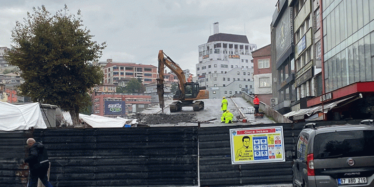 Fevkani Köprüsü’nde yıkım çalışmaları sürüyor