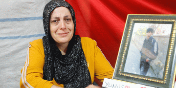 Evlat nöbeti kararlılıkla devam ediyor