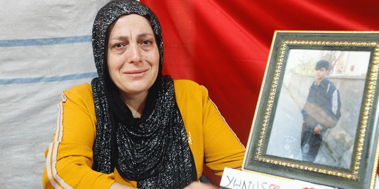 Evlat nöbeti kararlılıkla devam ediyor