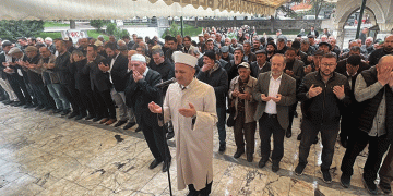 Gıyabi cenaze namazı kılındı