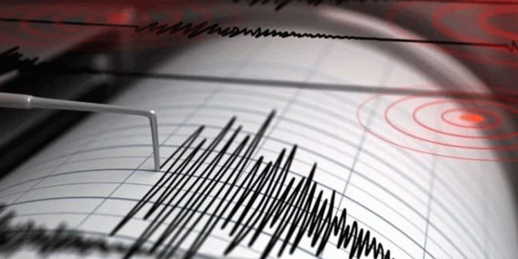 İzmir’de deprem