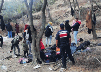 Ayvacık’ta kaçak göçmen operasyonu
