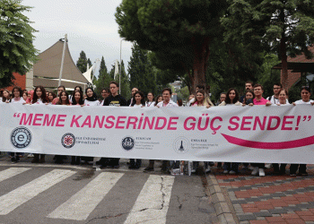 Meme kanserine karşı farkındalık yürüyüşü