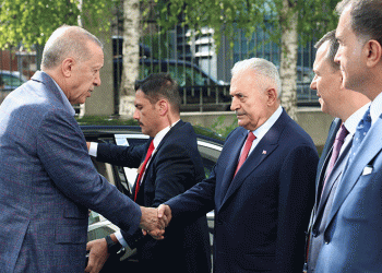 Erdoğan, AKP Genel Merkezi’ne gitti